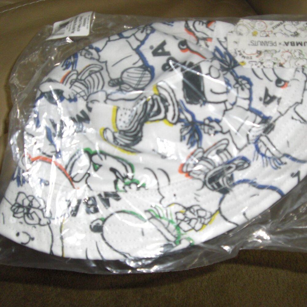 Zumba Fitness X Peanuts Snoopy reversible Bucket Hat